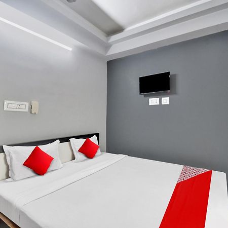 Super Hotel O Royal Empire Калькутта Экстерьер фото