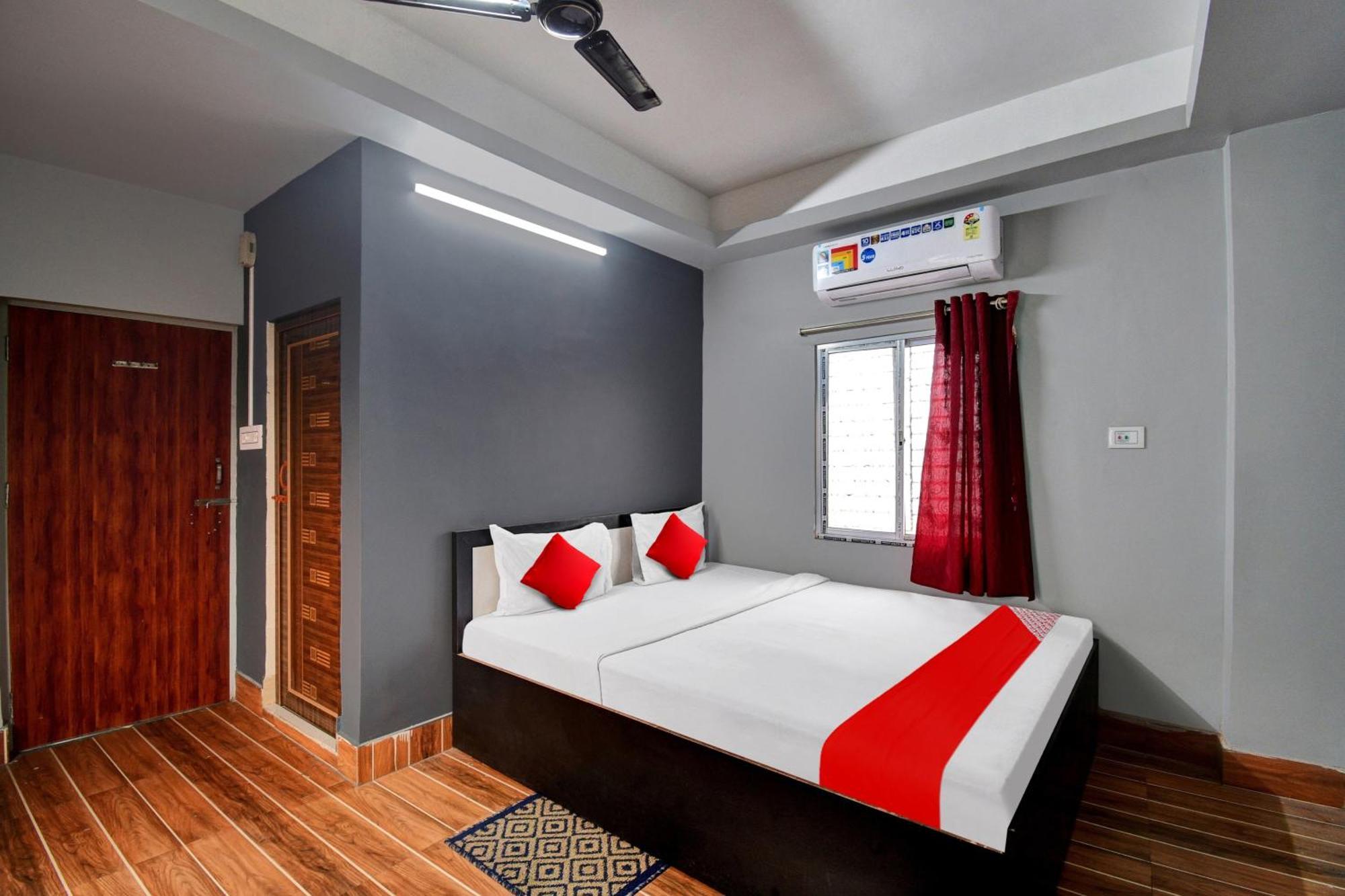 Super Hotel O Royal Empire Калькутта Экстерьер фото