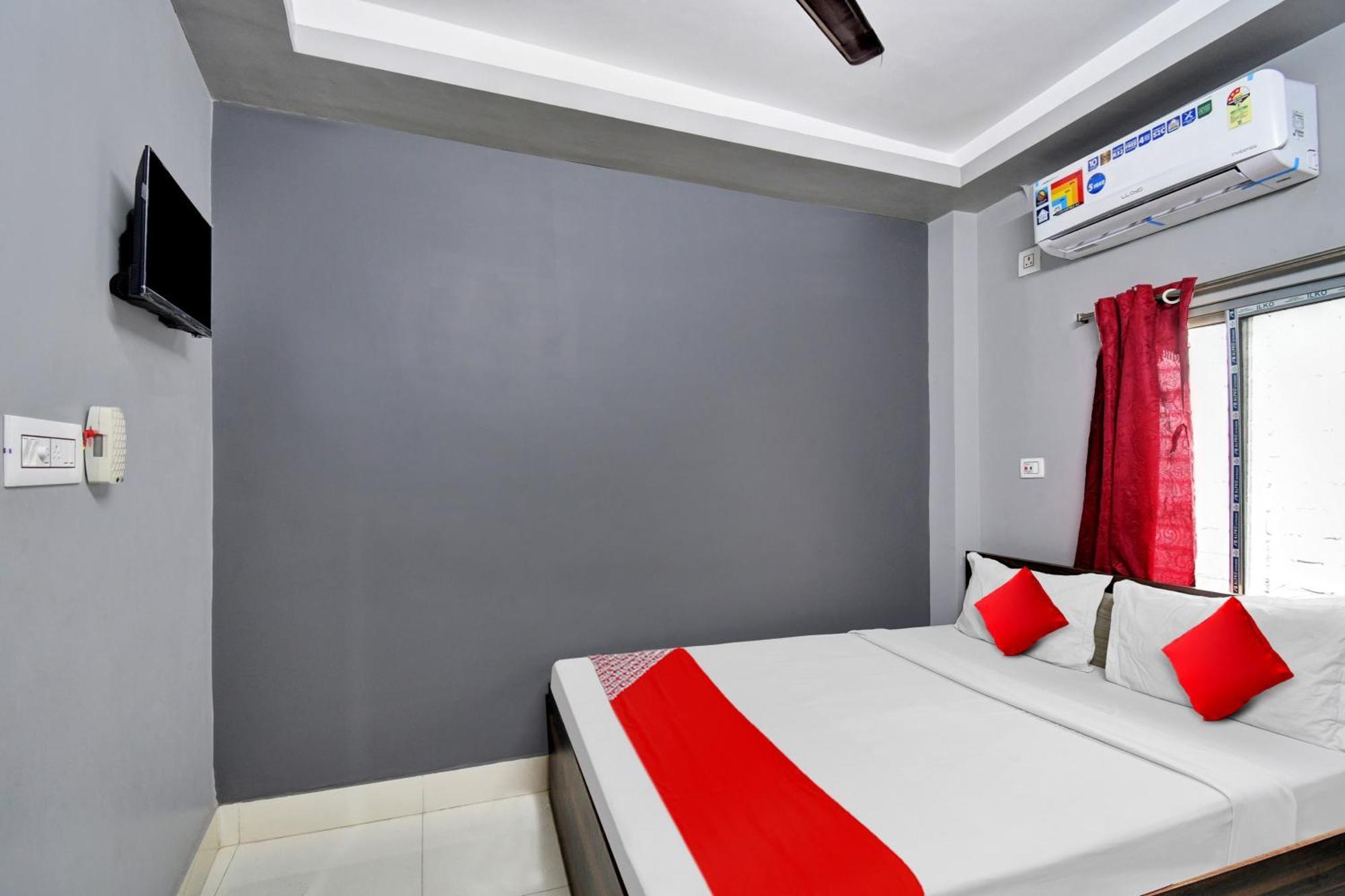 Super Hotel O Royal Empire Калькутта Экстерьер фото