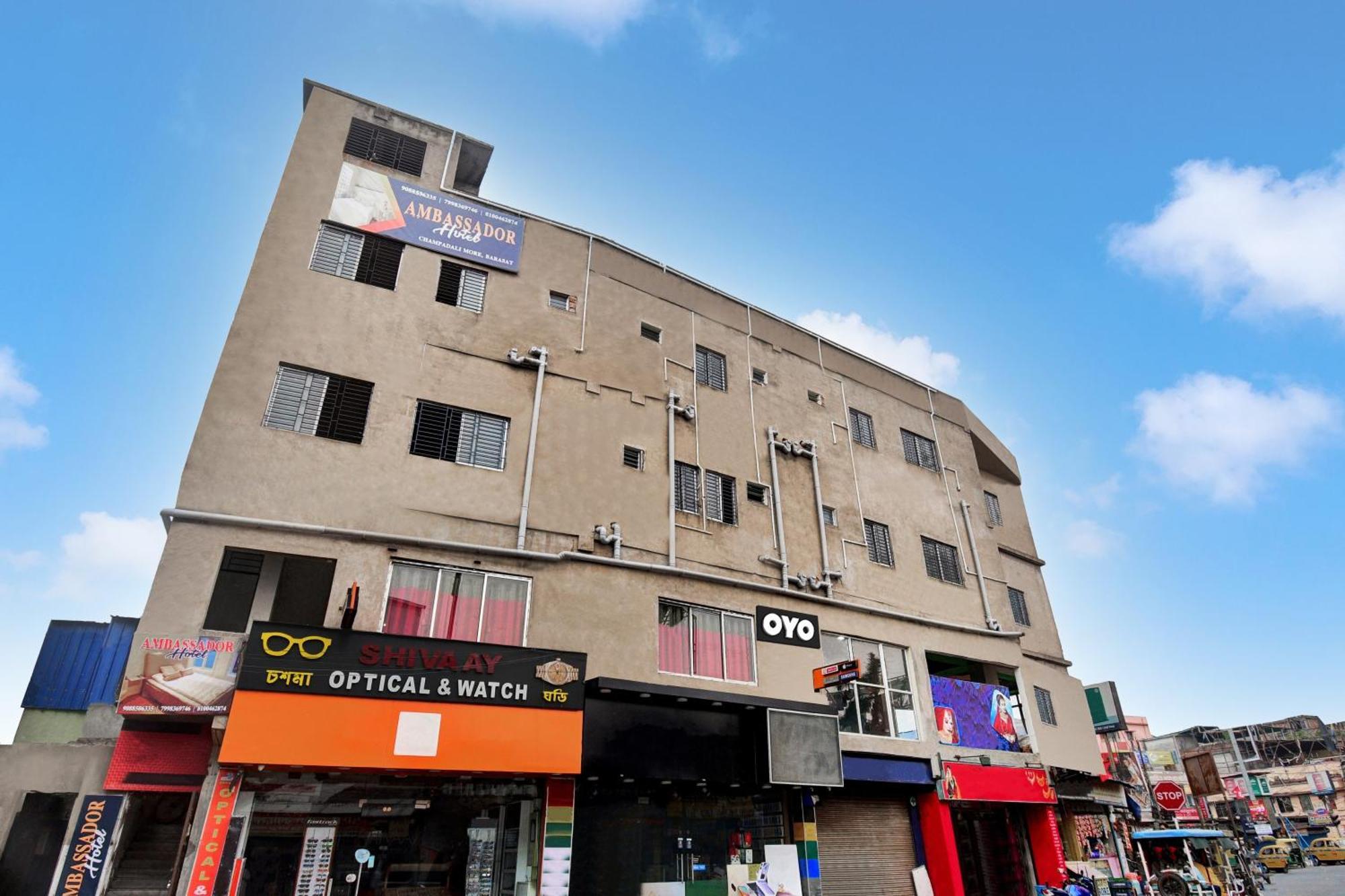 Super Hotel O Royal Empire Калькутта Экстерьер фото